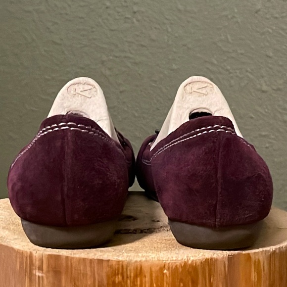 MOSSIMO SUEDE BURGUNDY SLIP ON SHOES - Picture 6 of 14
